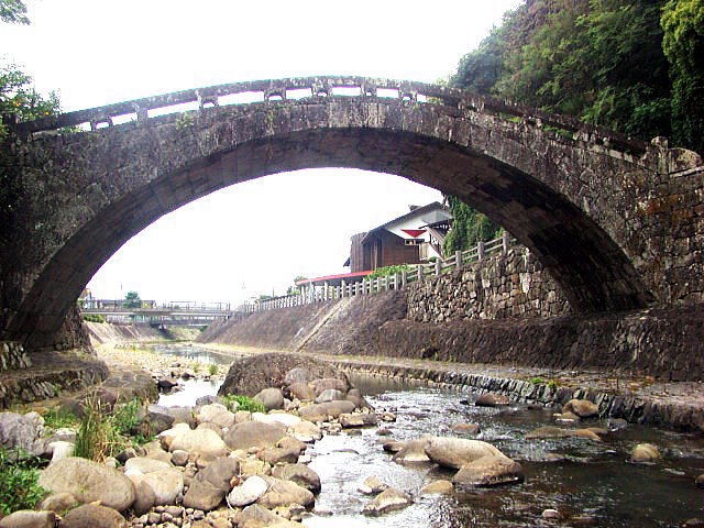 葦北郡津奈木町の石橋